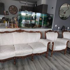 Beautiful 3 piece vintage suite