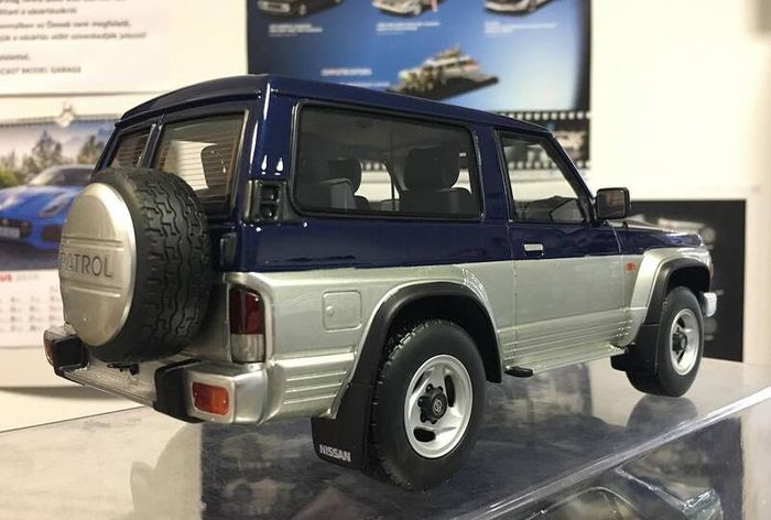 Nissan Patrol Gr Blue Th1 & Silver Kj1 1992 - Very Rare - Ottomobile - 1/18 - New In Box