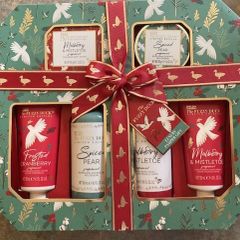 Baylis & Harding 6 piece Pamper Gift Set. New