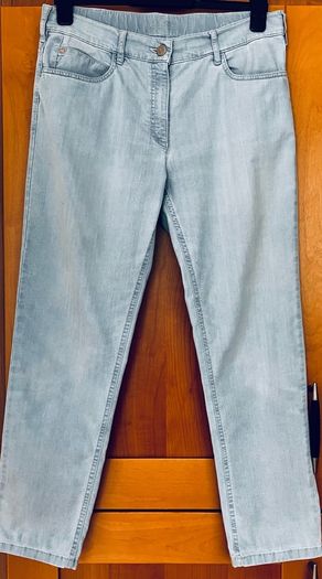 Ladies Lightweight Pale Blue Jeans by Zerres