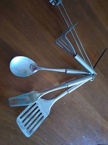 Utensil set and rail with hanging hooks