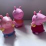 TOMY Toomies Peppa Pig, Mummy & George Bath Squirters, Baby Kids Water Play Toys Image 2