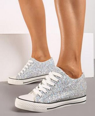 Amazing Lace Up Shoes size 6