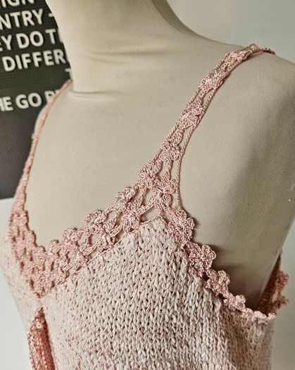 Vintage 1990s Y2K Claire Kennedy knit lace camisole vest top romantic pink M L summer