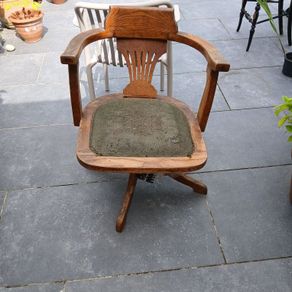 T.R. Scott and Co. Dublin Captain's chair Easy restoration