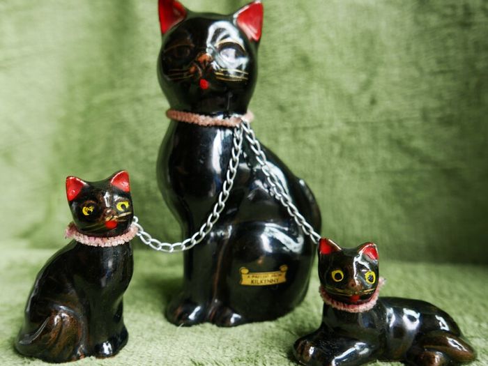 Vintage 1960s Irish Kilkenny Black Mother and Kittens made in Japan