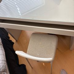 bedroom table