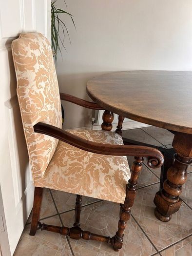 Large Solid Oak Dining Table & 12 Chairs