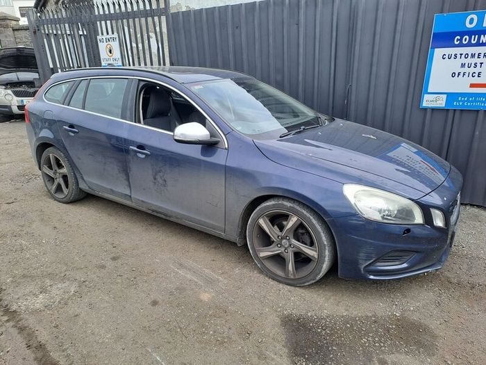 131 Volvo V60 breaking for parts