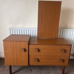 antique dressing table