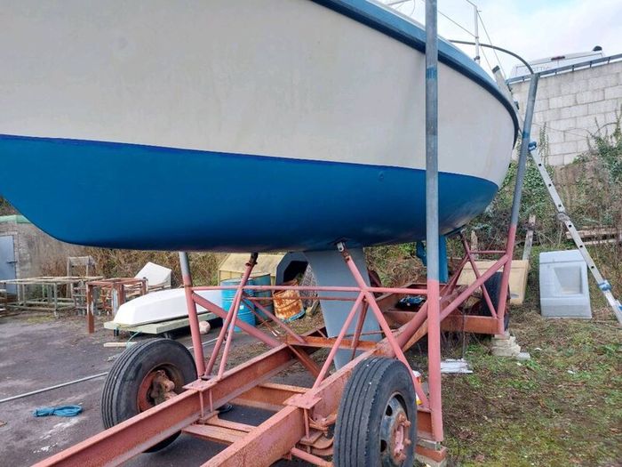 Sail boat