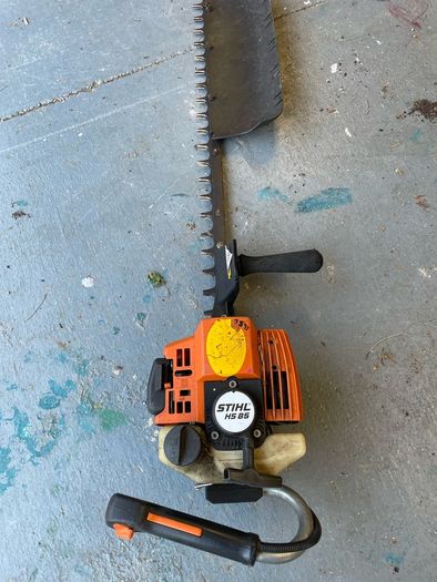 hedge strimmer