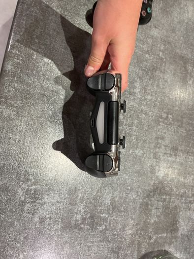 PS4 controller custom but original 50euros (cash only!)