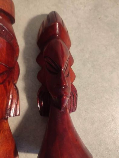 2x wooden sculptures, vintage hand carved wood busts of Fijian man and woman