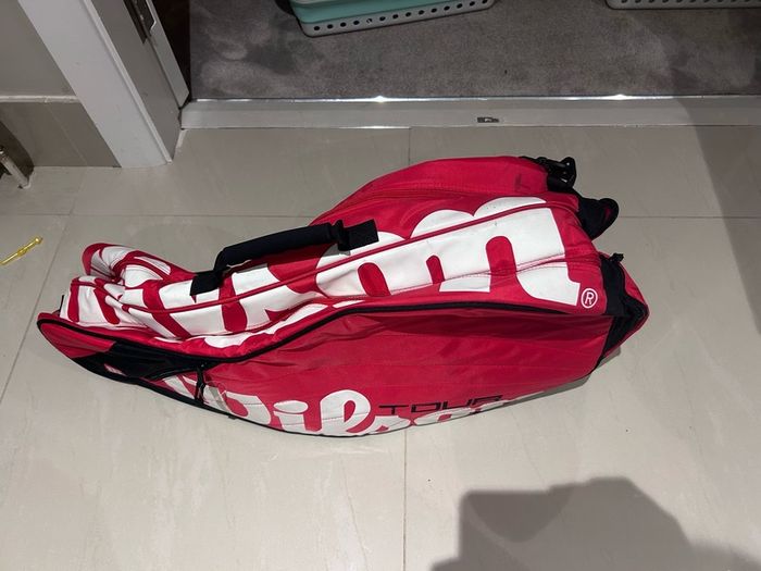 Wilson tour tennis bag