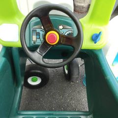 Little Tikes ride on Dino car & Pump