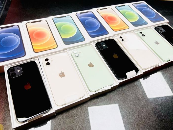 iPhone 12 iPhone 12