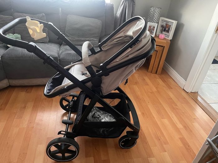 Baby travel system and baby rocker (collection only)