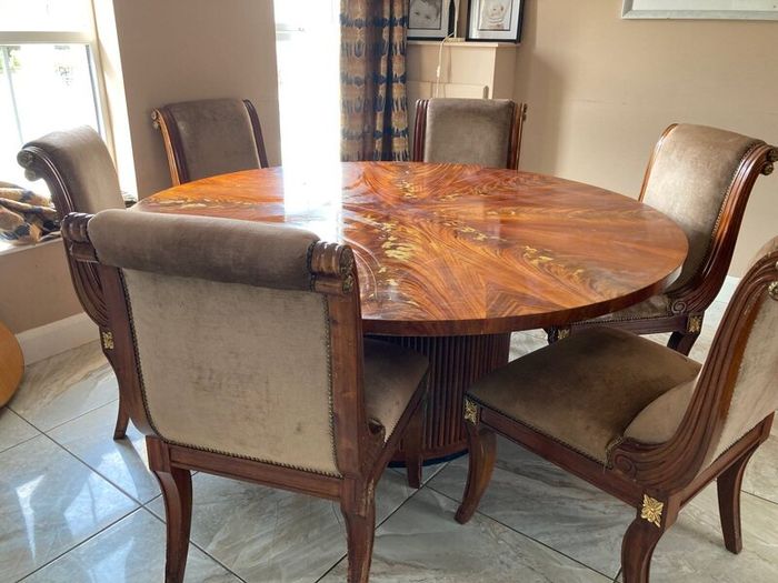 Dining room table and 6 chairs