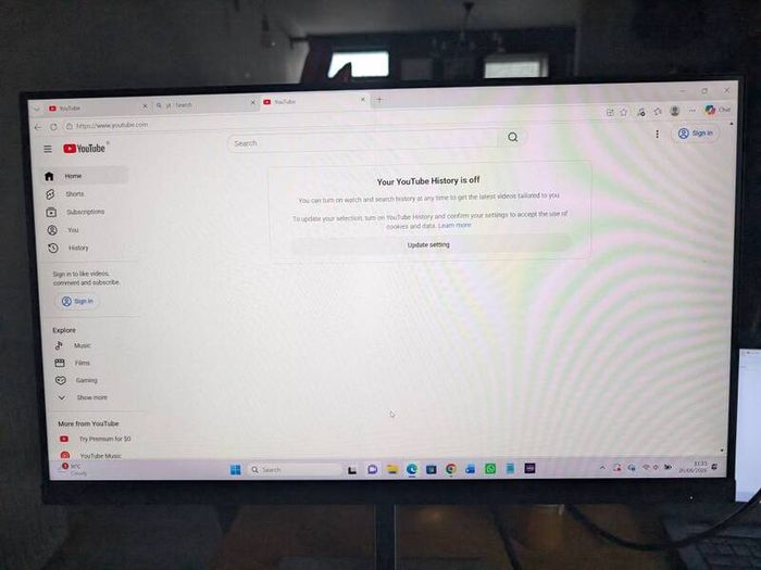 HP E24u G5 23.8" FHD USB-C Docking Monitor (65W Laptop Charging / Hub)