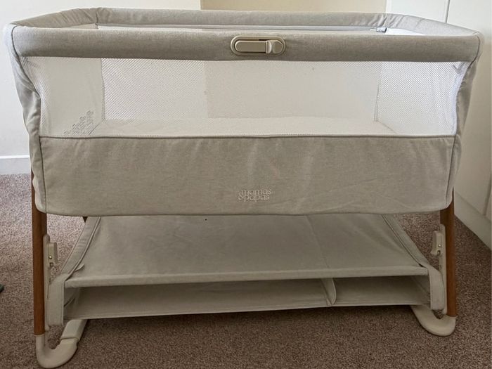Lua Bedside Crib Excellent Condition