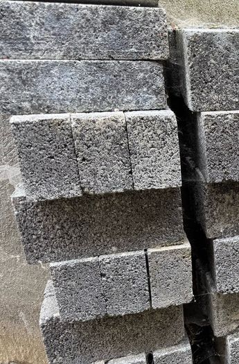 125 Concrete Bricks