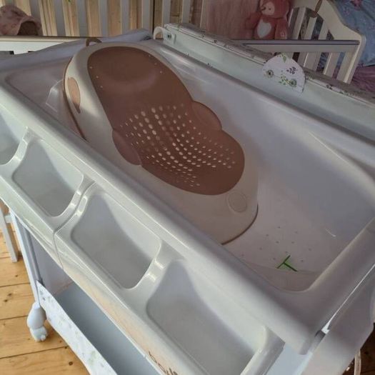 Bath & Changing Unit 0-12 months