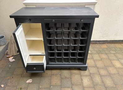 Wine cabinet
