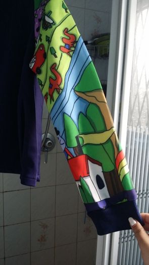 Colorful cartoon sleeves with navy color