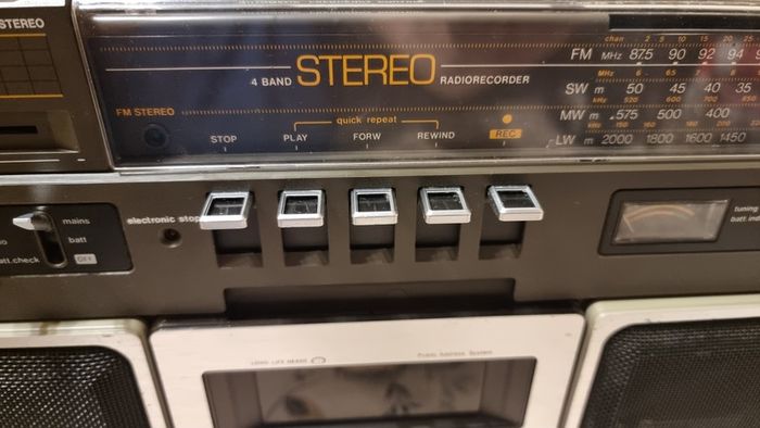 From 1977 Philips Stereo Traveler 774 / 22AR774, working good. Made in Holland.