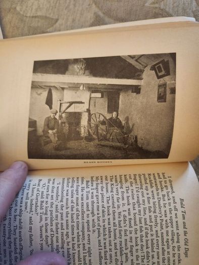 The Islandman. By Thomas O Crohan. Paperback In Good Condition.