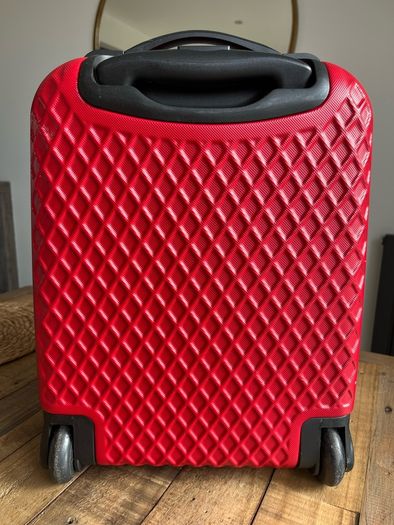 Hard-Shell Cabin Suitcase