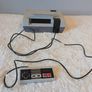 Nintendo NES Console NESE-001 (FRA) French RGB Variant with Controller Image 4