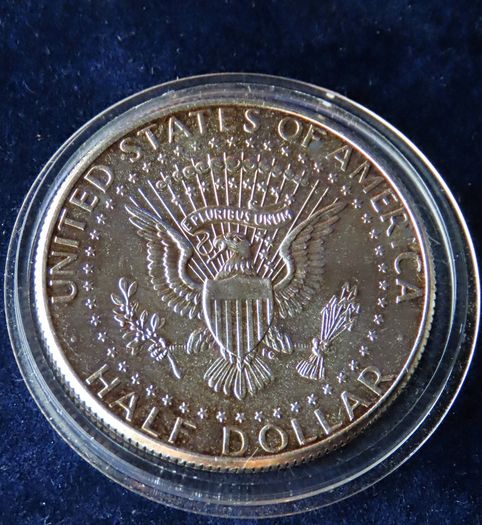 JFK Kennedy Genuine Half dollar 2010 24 Karat Gold gilt portait cameo
