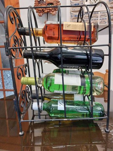 metal wine bottle holder