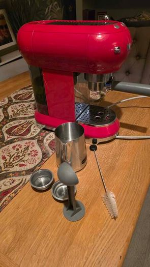 Smeg 50s Retro Espresso Coffee Machine Red ECF01 Like New