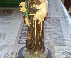 Beautiful Old Statue of Saint Anthony Holding the Baby Jesus and a White Lily, representing Purity, Measurements in the photos, Postage Available or Collection