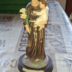 Beautiful Old Statue of Saint Anthony Holding the Baby Jesus and a White Lily, representing Purity, Measurements in the photos, Postage Available or Collection