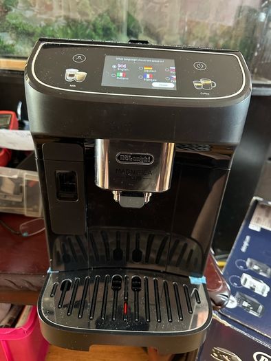Delonghi Magnifica Plus coffe machine