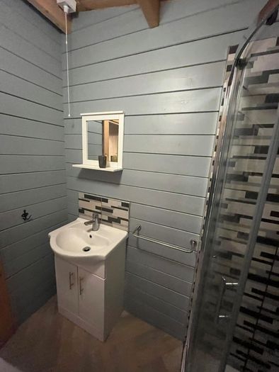 1 bed 1 bath log cabin