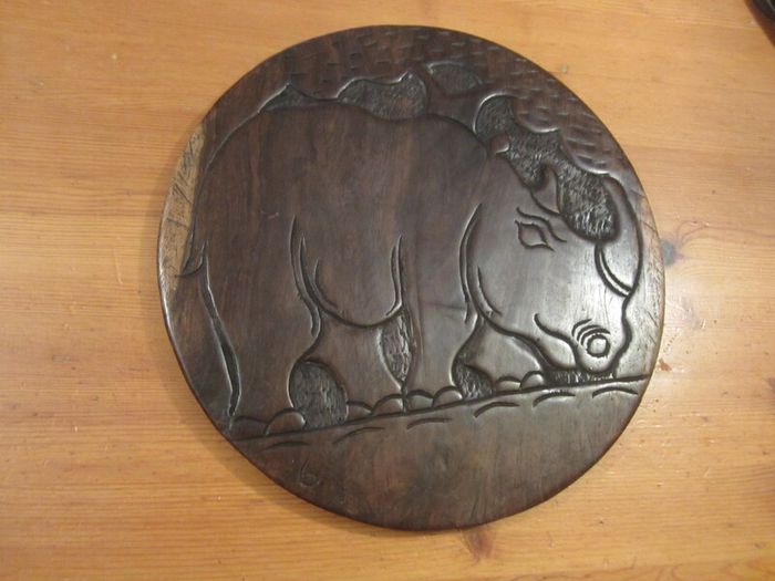 Hand carved African plaque / table centrepiece