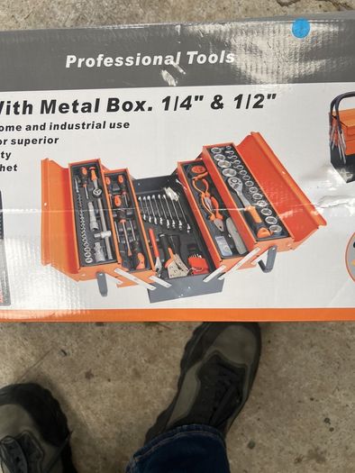 85pc Tool set with metal box