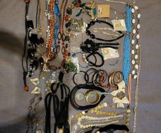 72 Piece Mixed Jewellery Job Lot / Bundle  40