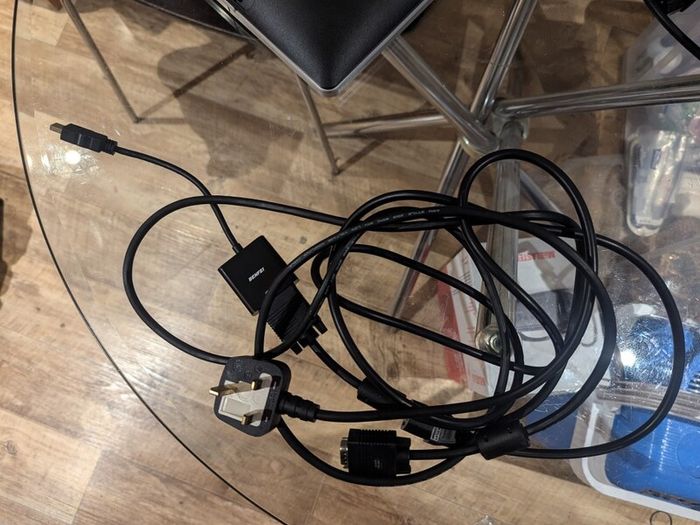 Dell P2016 monitor / screen, monitor holder and cables