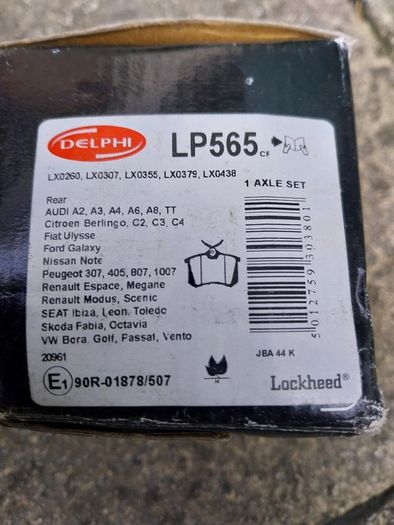 BRAND NEW 2007 Audi A3 / TT rear brake discs and pads