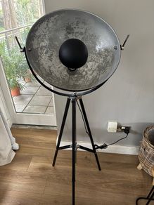 Beautiful oversized industrial floor lamp in great condition.