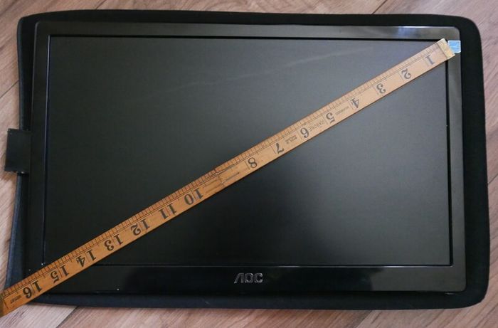 Aoc E1659fwu 16" Led Usb Portable External Laptop Monitor (works Well)