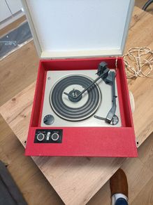 Red Fidelity Hf29 Vintage Record Player