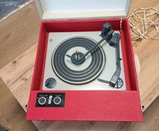 Red Fidelity Hf29 Vintage Record Player