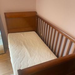 Mamas and papas  cot